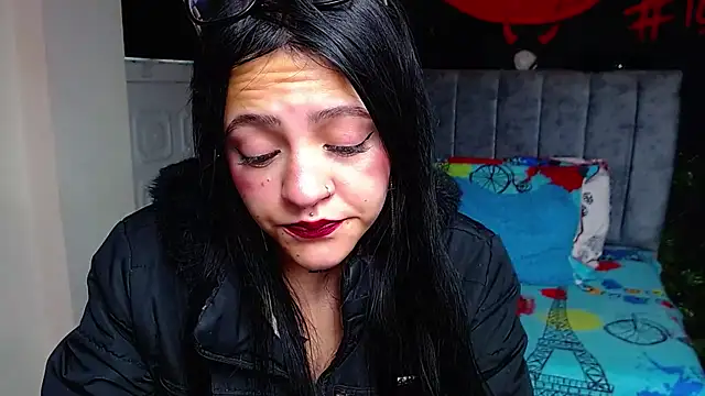 Snapshot of Violettasquirt chatting on May 23, 2026, 2:21 pm Violettasquirt online show from May 23, 2026, 2:21 pm