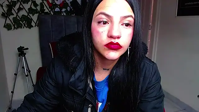 Snapshot of Violettasquirt chatting on May 27, 2026, 1:30 pm Violettasquirt online show from May 27, 2026, 1:30 pm