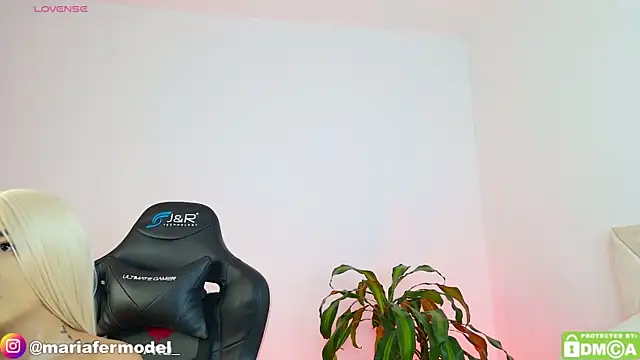 Mariafer05 online show from December 22, 2025, 5:10 pm