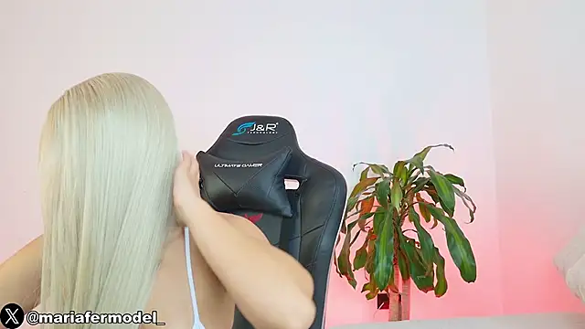 Mariafer05 online show from February 16, 2026, 4:36 pm