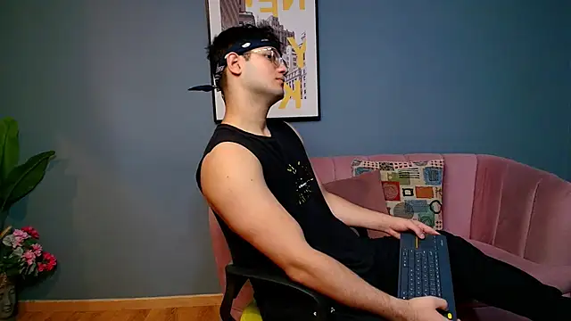 Snapshot of Mark_Evans1_ chatting on March 19, 2025, 7:38 pm Mark Evans1 online show from March 19, 2025, 7:38 pm