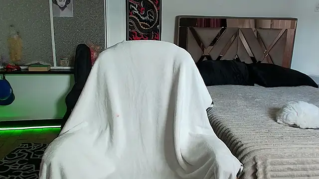 Damon  333 online show from September 19, 2025, 7:03 pm