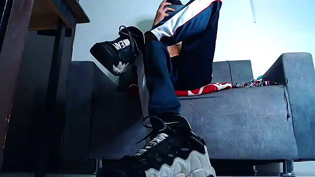 mastersmits online show from February 22, 2025, 8:50 am