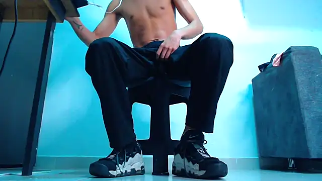 mastersmits online show from September 18, 2025, 2:35 am