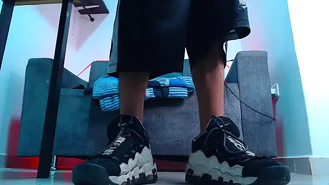 mastersmits online show from October 15, 2025, 6:46 am