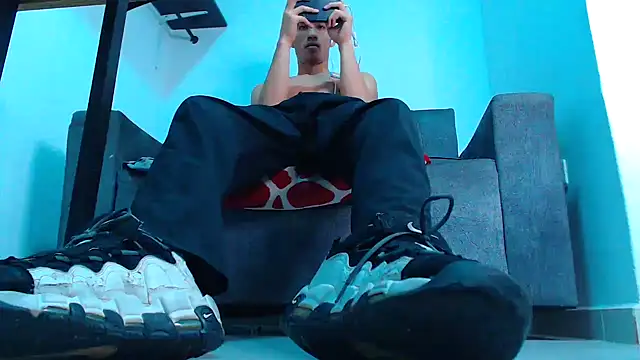 mastersmits online show from November 12, 2025, 2:23 am