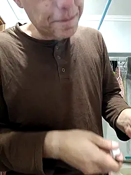 Pineapple04 online show from October 10, 2025, 6:23 am