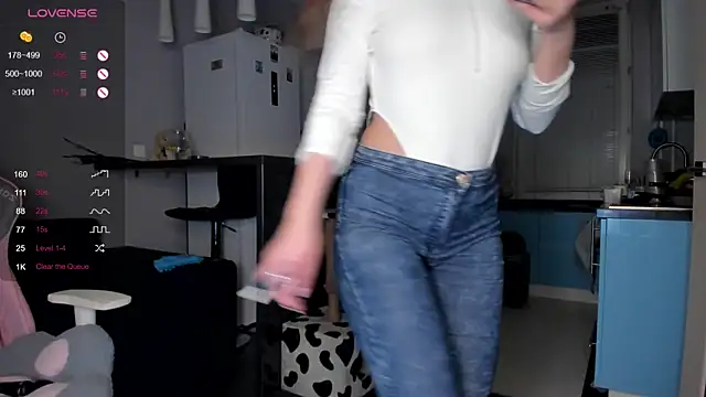 wwildfox online show from February 27, 2025, 8:53 pm