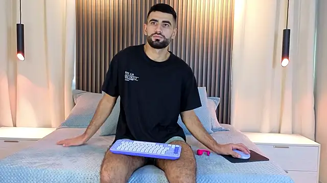 Ethan  Walker online show from February 2, 2026, 6:50 pm