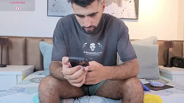 Ethan  Walker online show from April 16, 2026, 7:14 pm