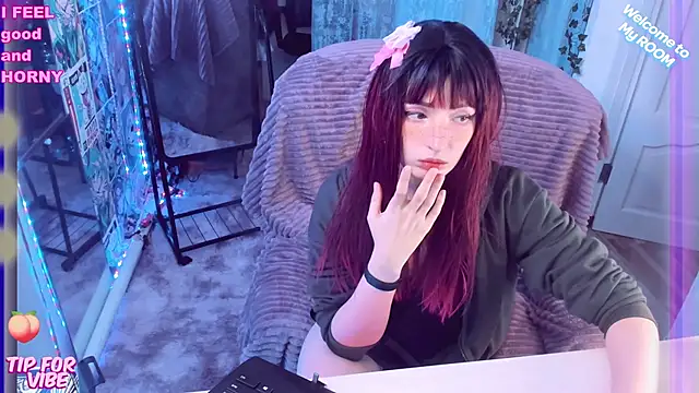 Toxic Ellies online show from February 25, 2025, 2:22 pm