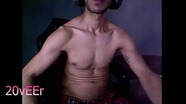 20vEEr online show from October 13, 2025, 8:31 pm