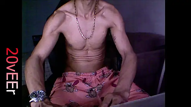 20vEEr online show from November 2, 2025, 7:49 pm