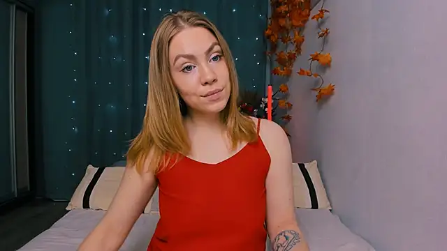 InsatiableFoxX online show from October 30, 2025, 5:24 pm