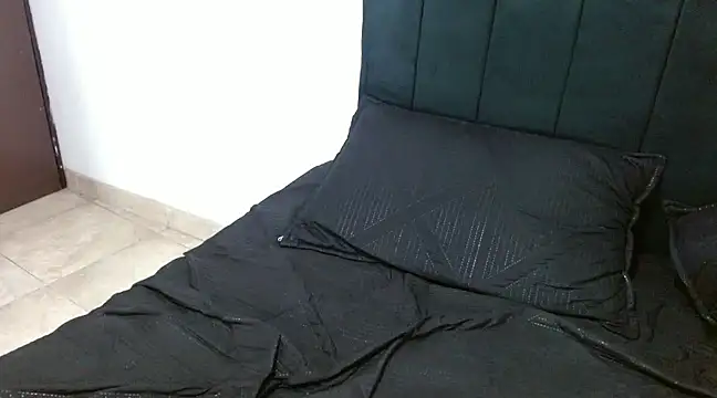 Hendry  online show from December 6, 2024, 7:43 am