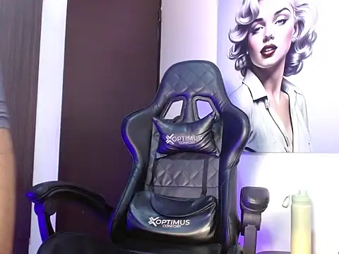 Hendry  online show from September 9, 2025, 3:28 am