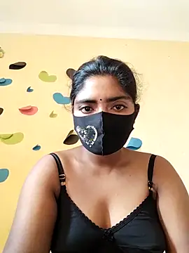 Snapshot of Lina-Rose chatting on February 28, 2025, 9:04 am Lina-Rose online show from February 28, 2025, 9:04 am