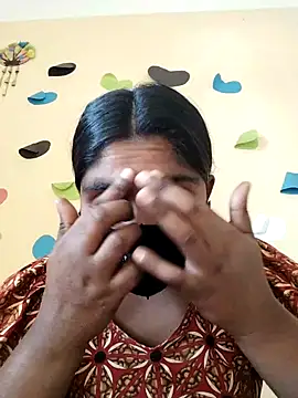 Snapshot of Lina-Rose chatting on March 5, 2025, 7:49 am Lina-Rose online show from March 5, 2025, 7:49 am