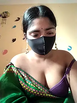 Snapshot of Lina-Rose chatting on September 18, 2025, 2:13 am Lina-Rose online show from September 18, 2025, 2:13 am