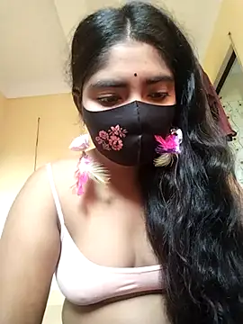 Snapshot of Lina-Rose chatting on November 4, 2025, 1:05 am Lina-Rose online show from November 4, 2025, 1:05 am