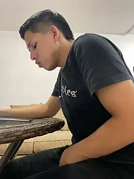 Dani202017 online show from January 3, 2025, 12:33 am