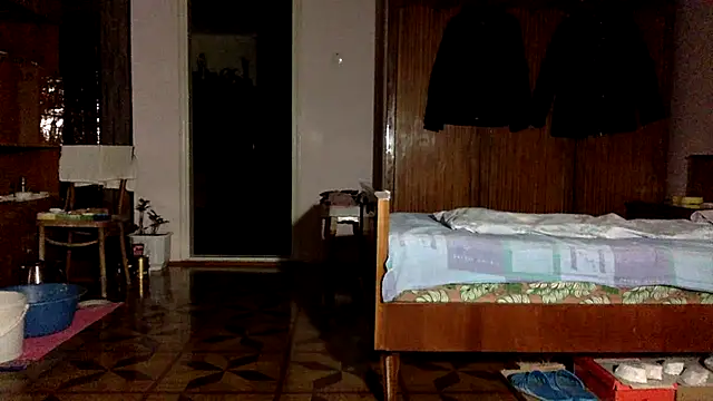 KlavdiaPetrivna online show from December 14, 2025, 7:18 pm