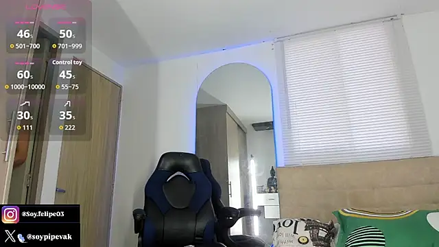 soyander03  online show from November 11, 2025, 9:37 pm