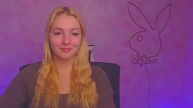 Snapshot of Milka_kiss_ chatting on December 15, 2024, 6:51 am Milka kiss online show from December 15, 2024, 6:51 am