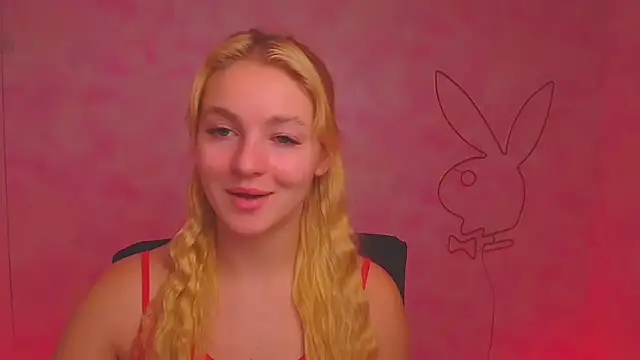 Snapshot of Milka_kiss_ chatting on December 17, 2024, 10:01 am Milka kiss online show from December 17, 2024, 10:01 am