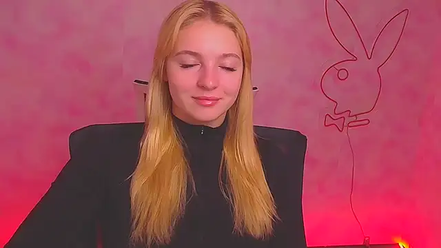 Snapshot of Milka_kiss_ chatting on December 21, 2024, 6:30 am Milka kiss online show from December 21, 2024, 6:30 am