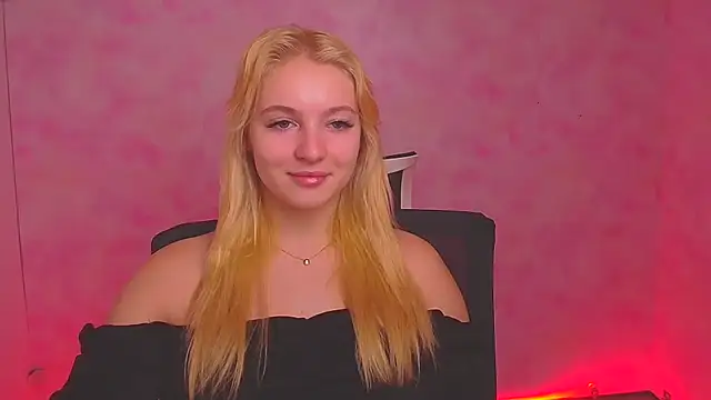Snapshot of Milka_kiss_ chatting on January 2, 2025, 12:35 pm Milka kiss online show from January 2, 2025, 12:35 pm