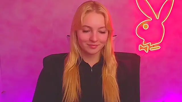 Snapshot of Milka_kiss_ chatting on January 11, 2025, 3:31 pm Milka kiss online show from January 11, 2025, 3:31 pm