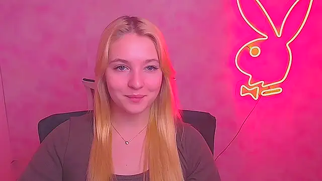 Snapshot of Milka_kiss_ chatting on February 8, 2025, 12:50 pm Milka kiss online show from February 8, 2025, 12:50 pm