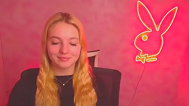 Snapshot of Milka_kiss_ chatting on March 2, 2025, 9:21 am Milka kiss online show from March 2, 2025, 9:21 am