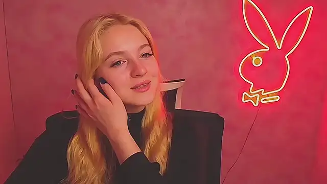 Snapshot of Milka_kiss_ chatting on March 14, 2025, 7:04 am Milka kiss online show from March 14, 2025, 7:04 am
