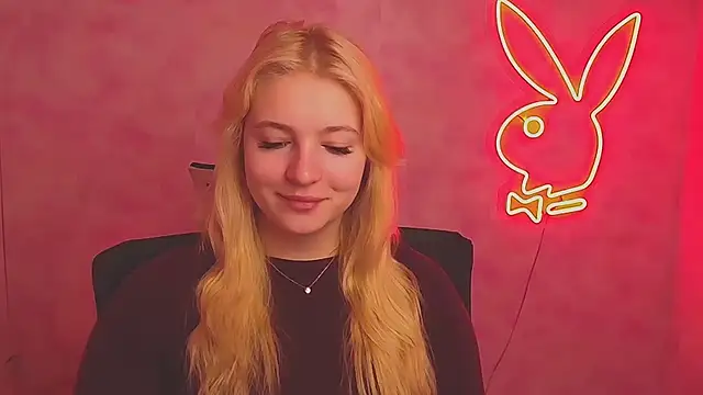 Snapshot of Milka_kiss_ chatting on March 15, 2025, 6:58 am Milka kiss online show from March 15, 2025, 6:58 am