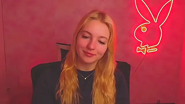 Snapshot of Milka_kiss_ chatting on March 18, 2025, 6:46 am Milka kiss online show from March 18, 2025, 6:46 am