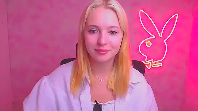Snapshot of Milka_kiss_ chatting on September 16, 2025, 5:52 am Milka kiss online show from September 16, 2025, 5:52 am