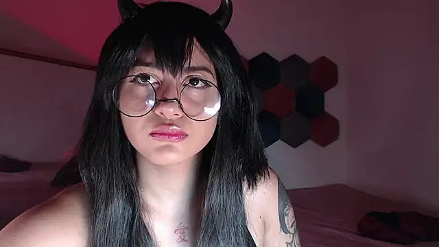 liz-beths online show from February 27, 2025, 1:28 pm