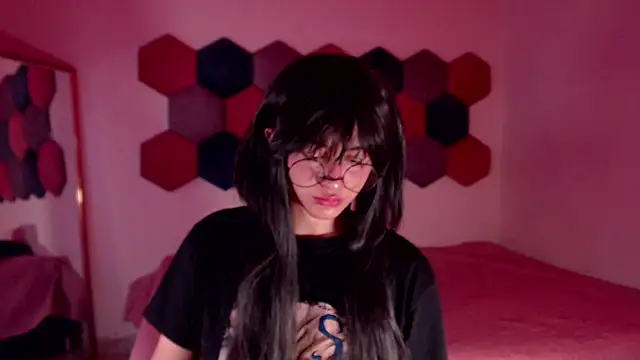 liz-beths online show from March 3, 2025, 1:53 pm