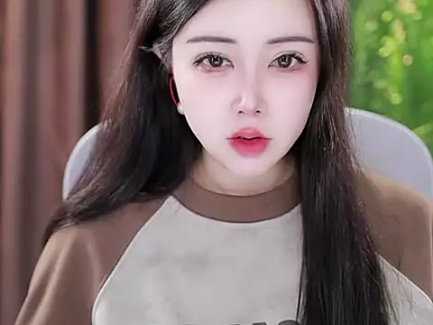 Qiaoqiao  online show from January 24, 2025, 9:06 am