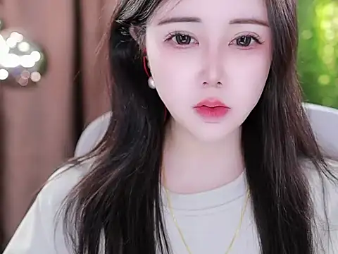 Qiaoqiao  online show from February 18, 2025, 8:38 am