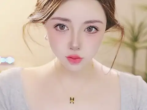 Qiaoqiao  online show from April 7, 2026, 2:56 am