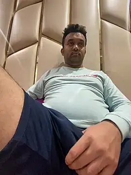 Snapshot of BengaliBabu_Rohan chatting on January 30, 2025, 5:39 pm BengaliBabu Rohan online show from January 30, 2025, 5:39 pm