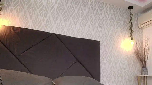 flavia cruz online show from November 9, 2025, 7:34 pm