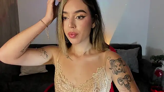 zoee jackson online show from October 19, 2025, 3:51 am