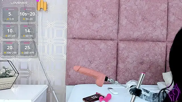 LilitRobins online show from January 25, 2025, 9:46 pm