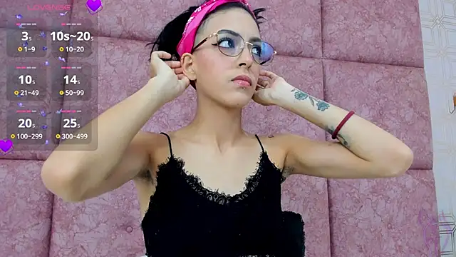 LilitRobins online show from February 12, 2025, 9:33 pm