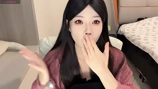 Snapshot of Q-ing chatting on December 14, 2024, 4:09 pm Q-ing online show from December 14, 2024, 4:09 pm