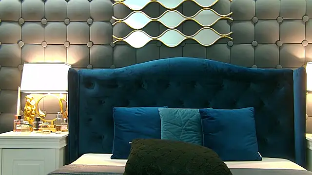 LeyaCass online show from January 24, 2025, 7:41 am